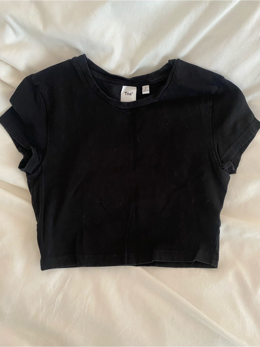 Aritzia TNA black cropped short sleeve top